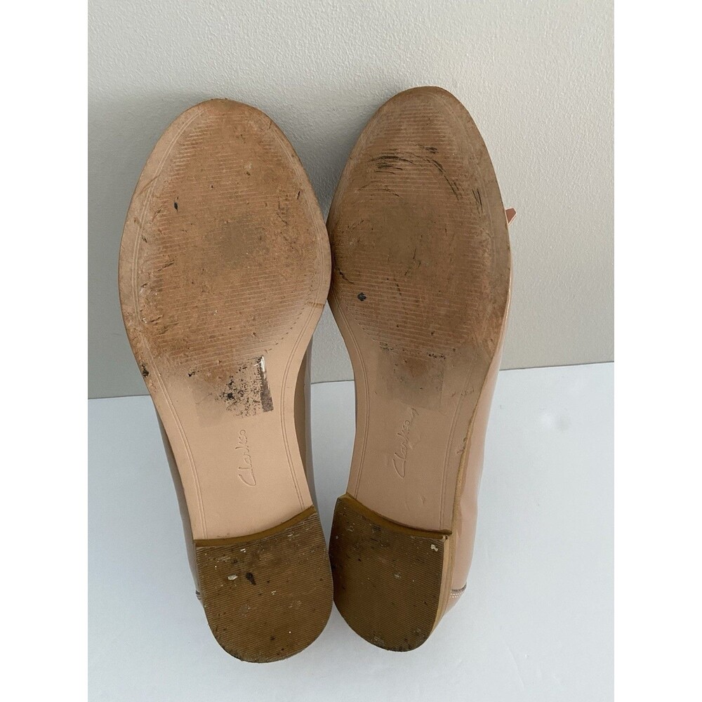 CLARKS ANDORA CRUSH NUDE BEIGE Suede Patent Leather Slip On Loafers Size 9.5 - Picture 6 of 8